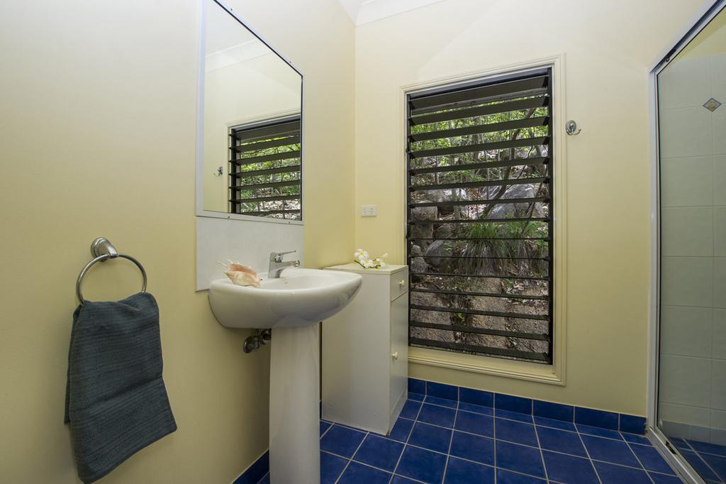 Manyana, 3 Opalia Court Villa Nelly Bay Exterior photo